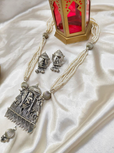 Maharani Doli Necklace Set, Silver Look Alike Necklace Set