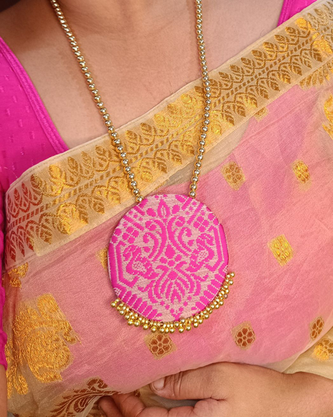 Toss Pink Fabric Neckpiece With Stud Earrings