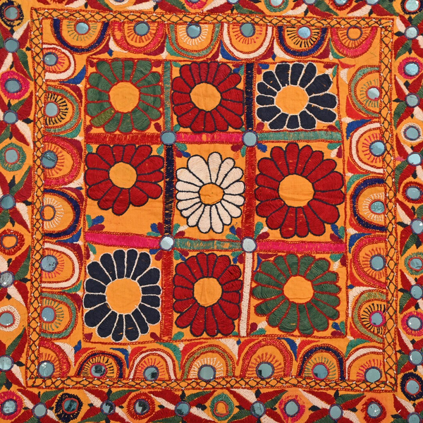Tapisserie Murale Indienne Vintage – Banjara Brodée Main – Coton, Floral, 1,3x1,3 Ft