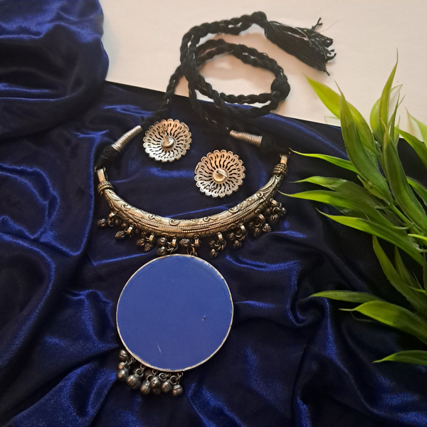 Ekani Fusion Handpainted Madhubani Decoupage Pendant Hasli