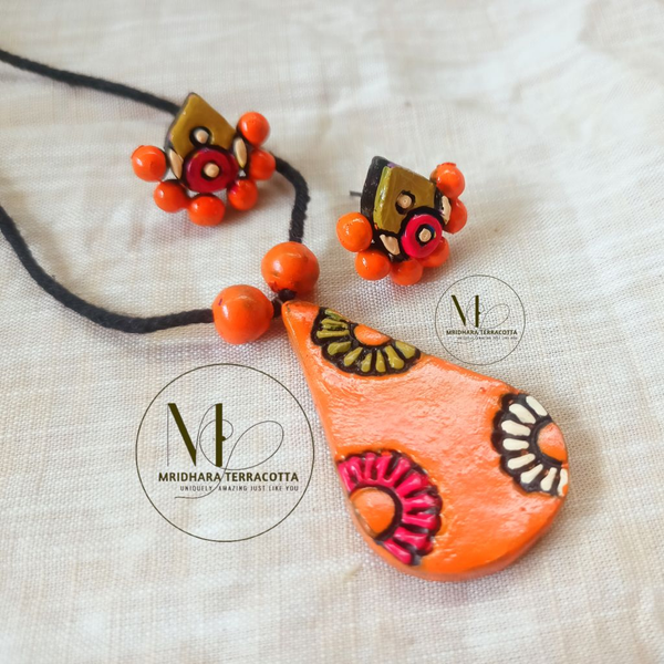 Terracotta Pendant Necklace