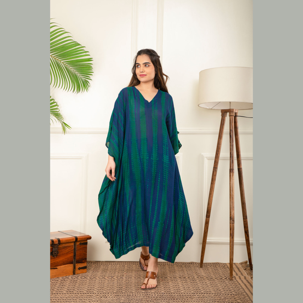 green emerald velvet dress Layla Dress / Green Aztec Green Aztec / L main image 1