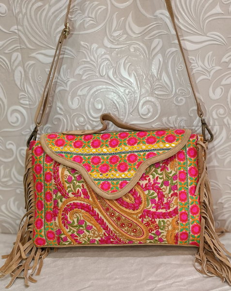 Black Ladies Leather Embroidered Sling Bag at ₹ 1500/piece in New Delhi