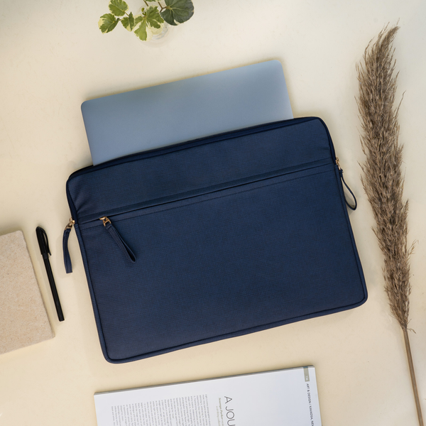 Arlo Laptop sleeve vegan leather blue 15"laptop