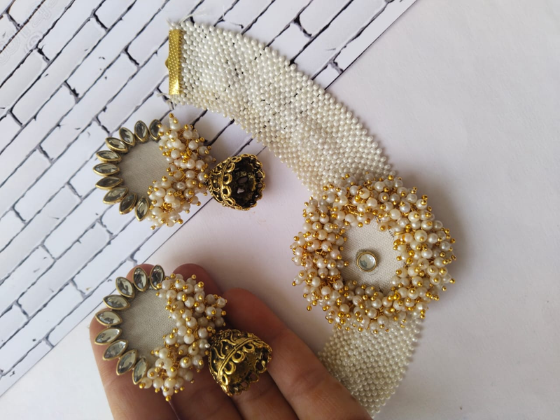 Rainvas Motipatti Choker set beige yellow brown with beads